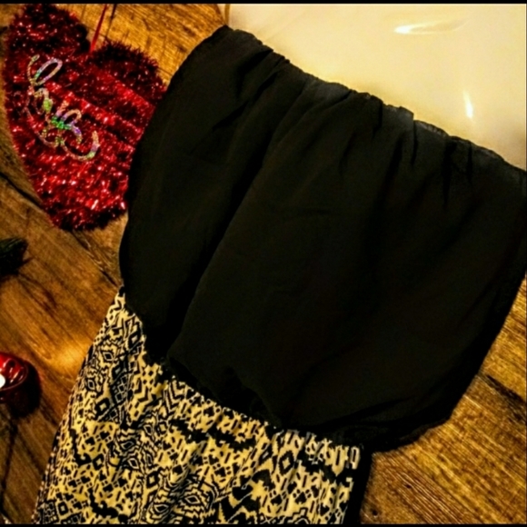 Liberty Love Strapless Jumpsuit Romper Aztec Print Size Medium Wide Leg EUC - Picture 5 of 9